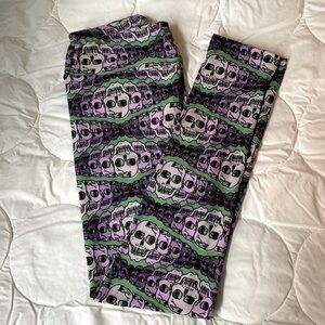 LuLaRoe Skull Leggings OS 💀